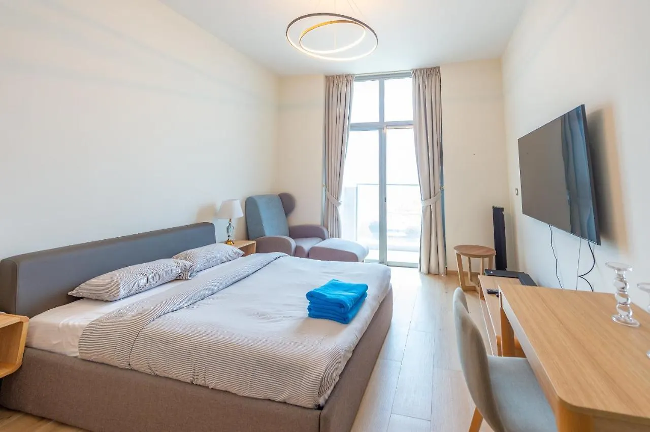 Luxury Escapes - Cozy Studio In Front Of Metro Stn - Access To Gym & Pool - Aura Azizi Dubai